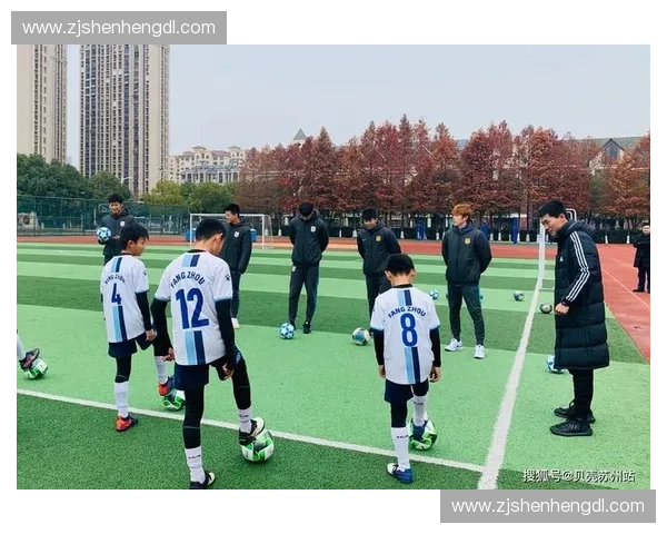 聚焦2017中学生足球联赛推动校园体育全面发展的实践路径探讨